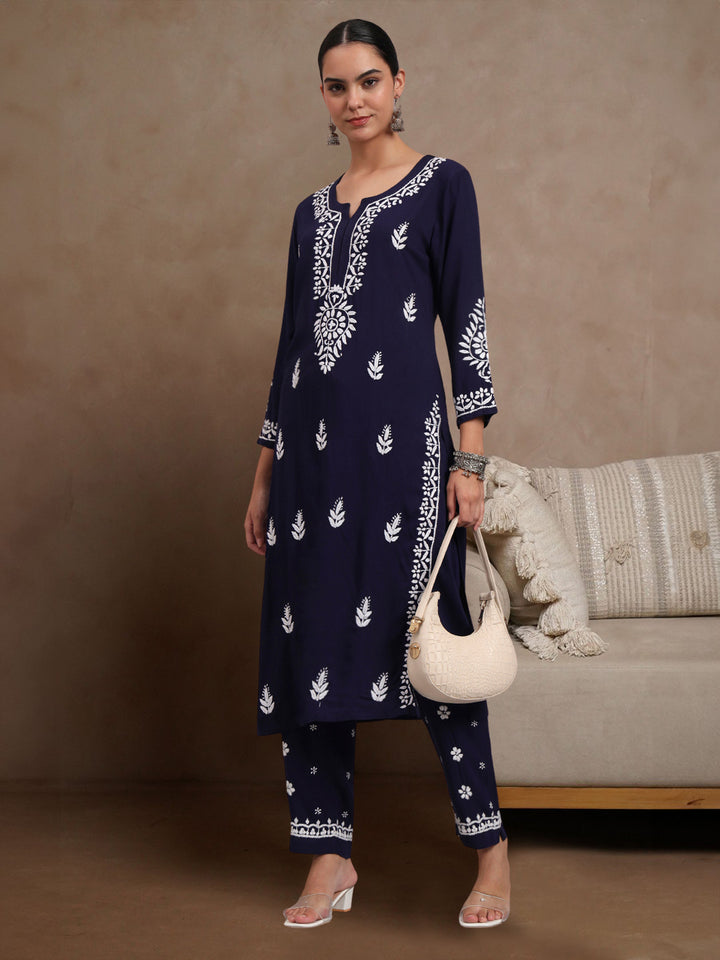 Women Hand Embroidered Chikankari Rayon kurta set PC4076KS
