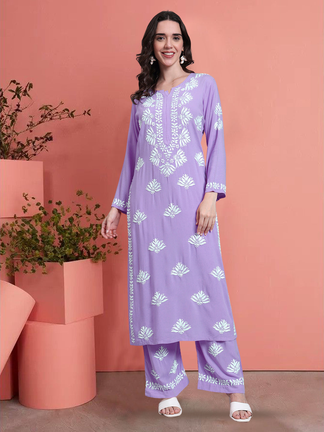 Women Hand Embroidered Chikankari Rayon kurta set PC4084KS
