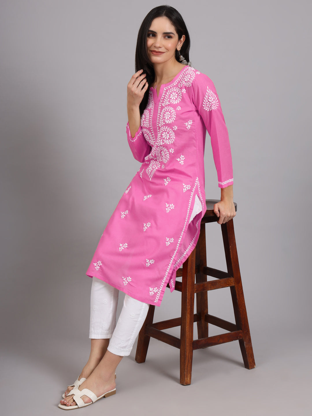 Women Hand Embroidered Lucknowi Chikankari Cotton Ethnic Motifs Kurta PC3997