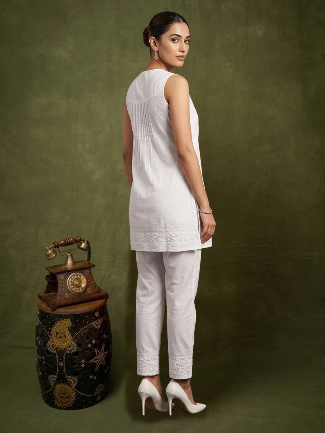 Chikankari Women Hand Embroidered Cotton Kurti PC3970