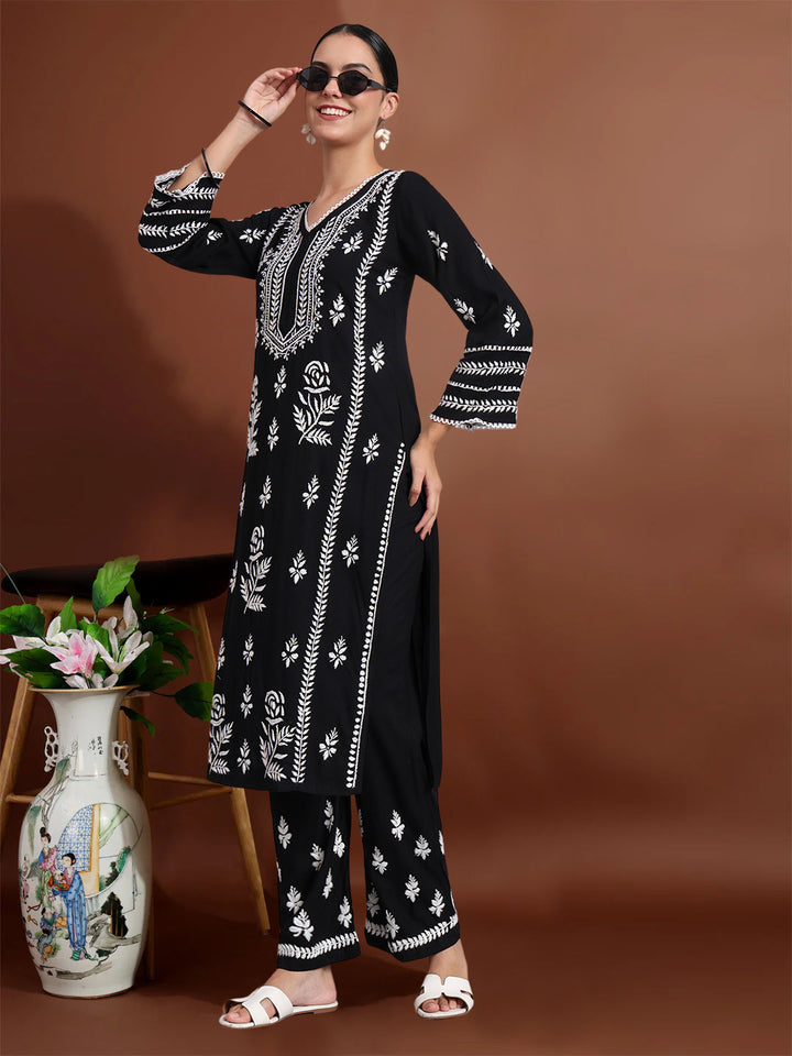 Women Hand Embroidered Chikankari Rayon kurta set PC4078KS