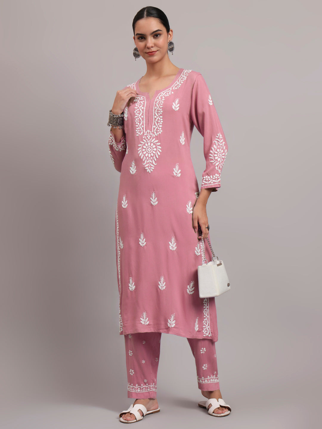 Women Hand Embroidered Chikankari Rayon kurta set PC4076KS