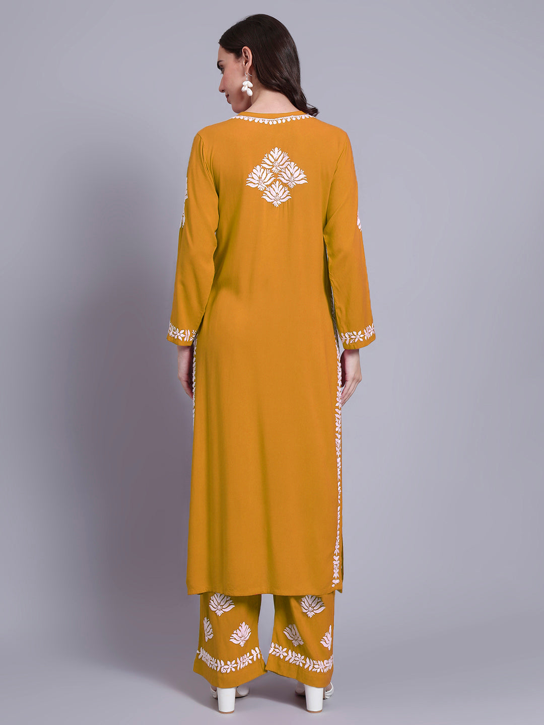 Women Hand Embroidered Chikankari Rayon kurta set PC4084KS