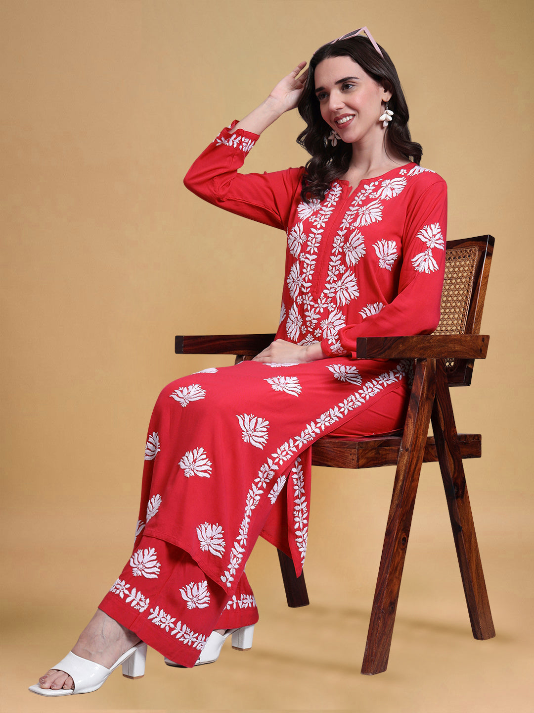 Women Hand Embroidered Chikankari Rayon kurta set PC4084KS