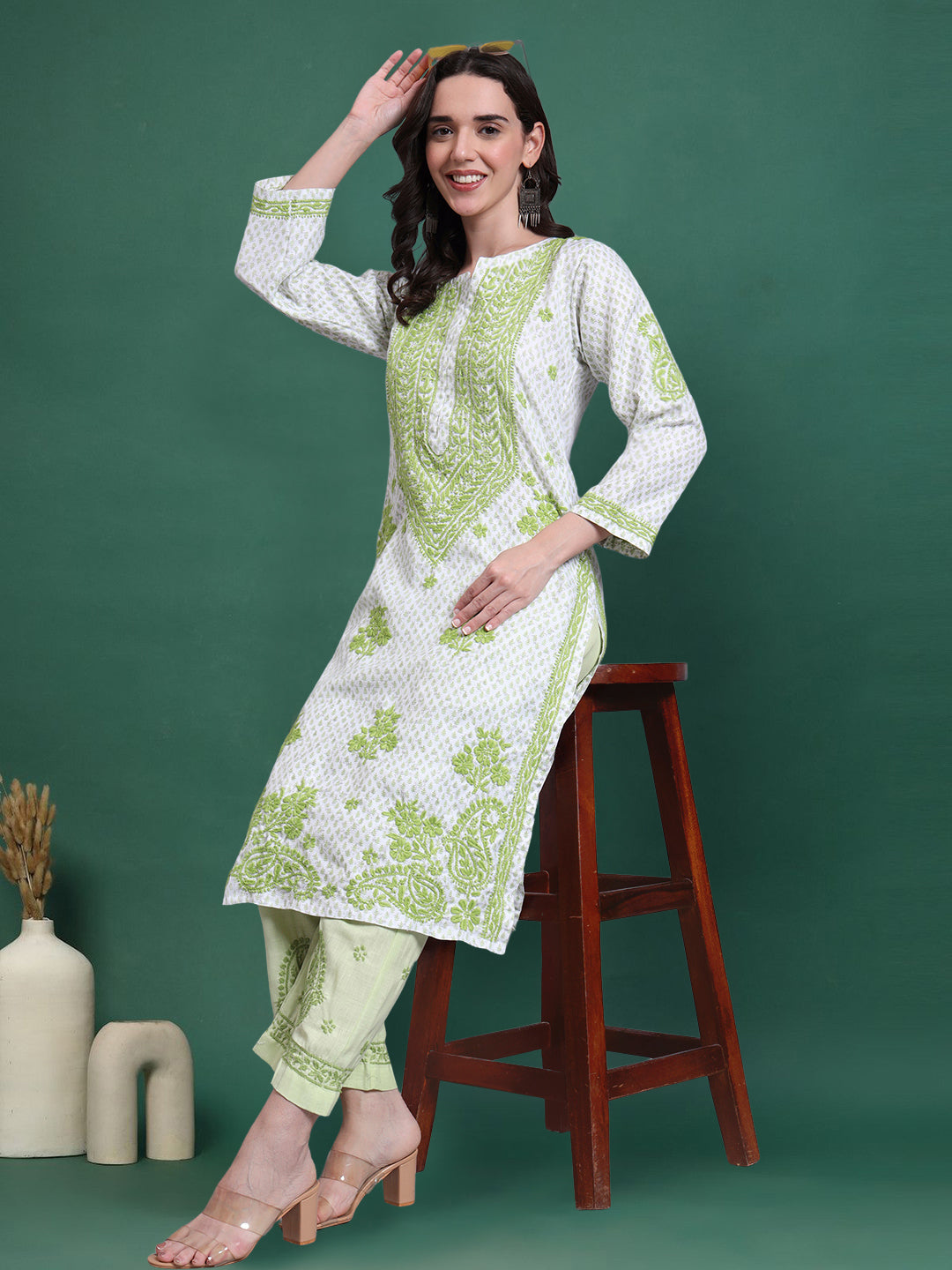 Women Hand Embroidered Chikankari Cotton kurta set PC4086KS