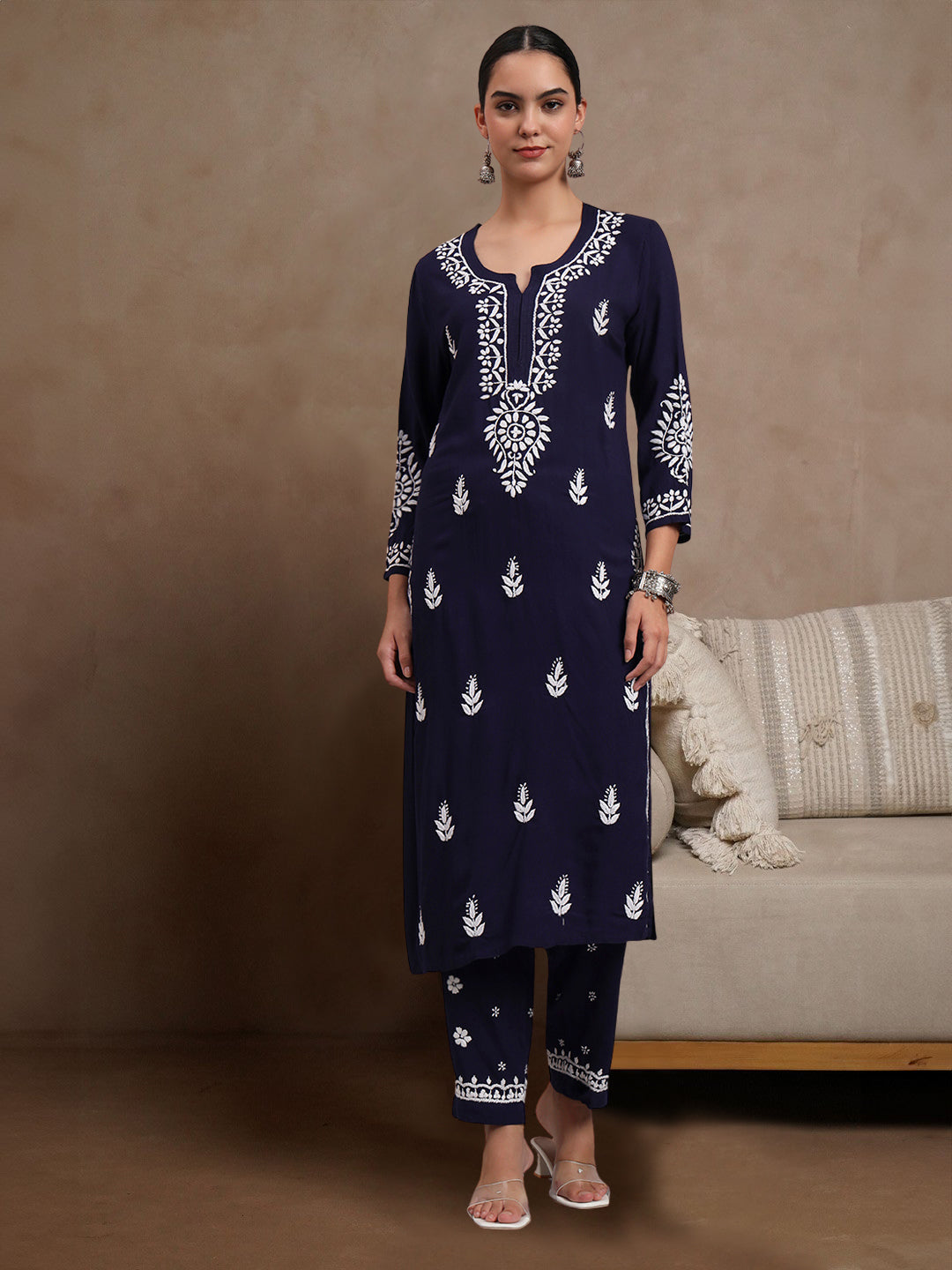 Women Hand Embroidered Chikankari Rayon kurta set PC4076KS