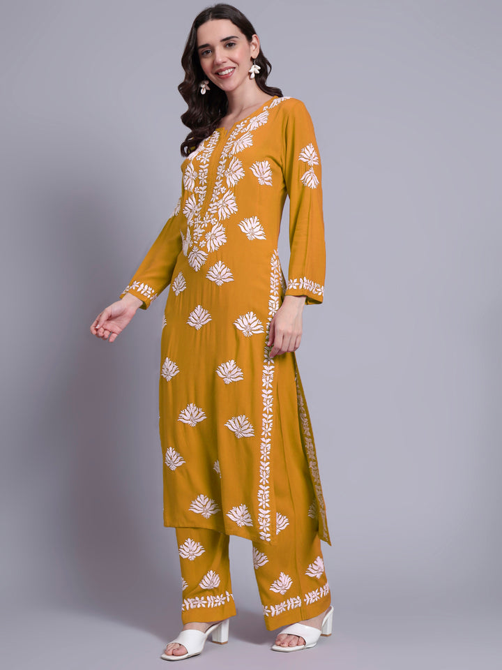 Women Hand Embroidered Chikankari Rayon kurta set PC4084KS
