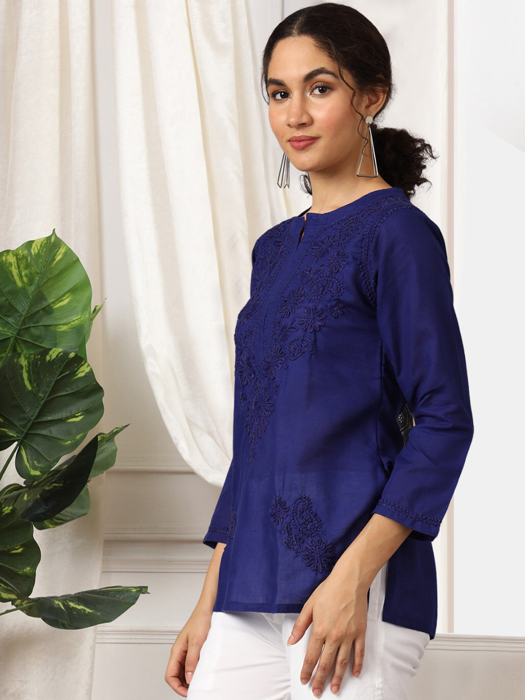 Women Hand Embroidered Chikankari Cotton Kurti PC3405