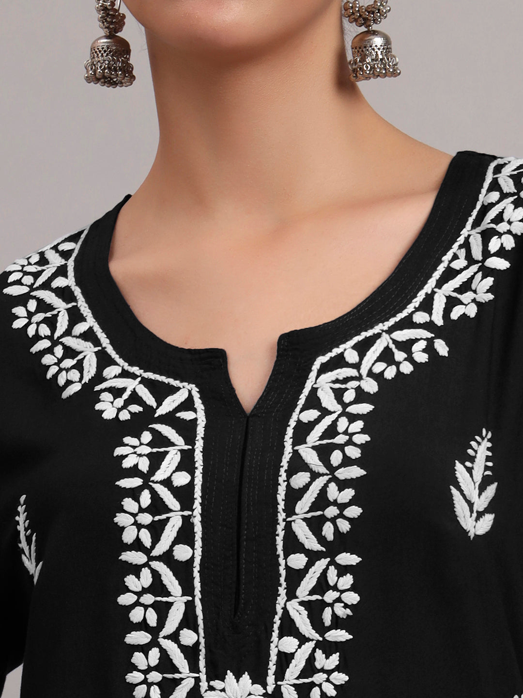 Women Hand Embroidered Chikankari Rayon kurta set PC4076KS