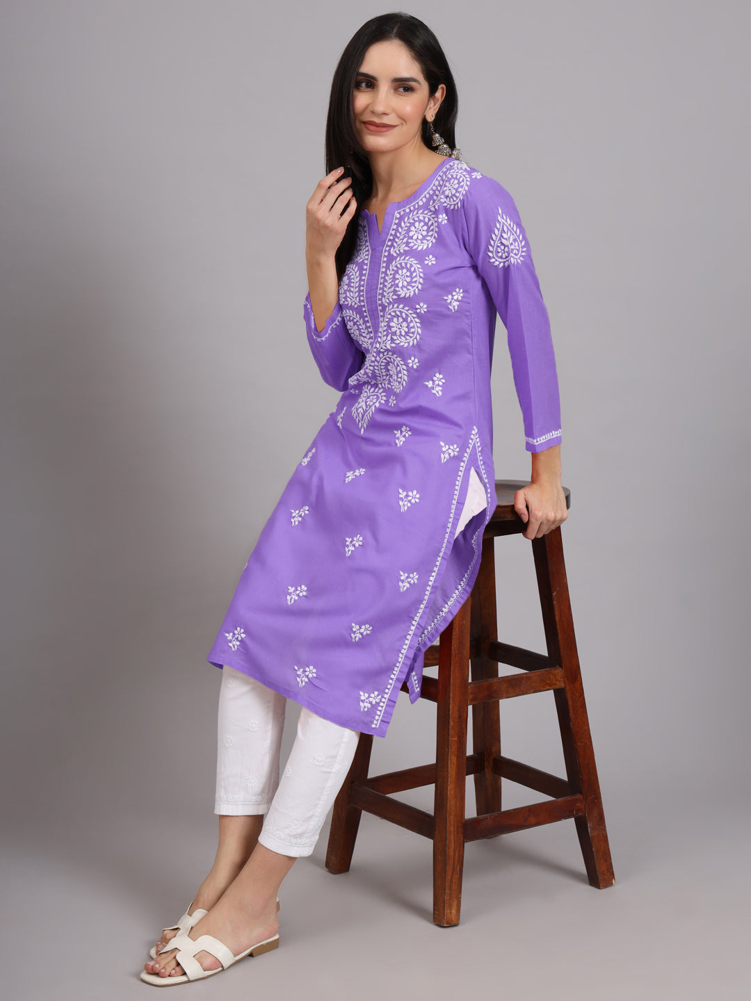 Women Hand Embroidered Lucknowi Chikankari Cotton Ethnic Motifs Kurta PC3997
