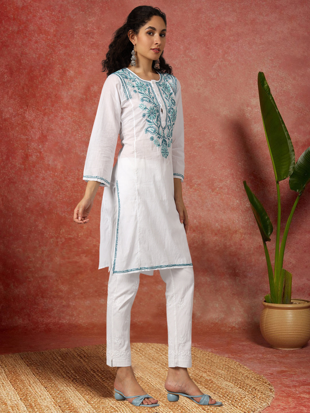 Hand Embroidered Chikankari Cotton Straight Kurta-NM125