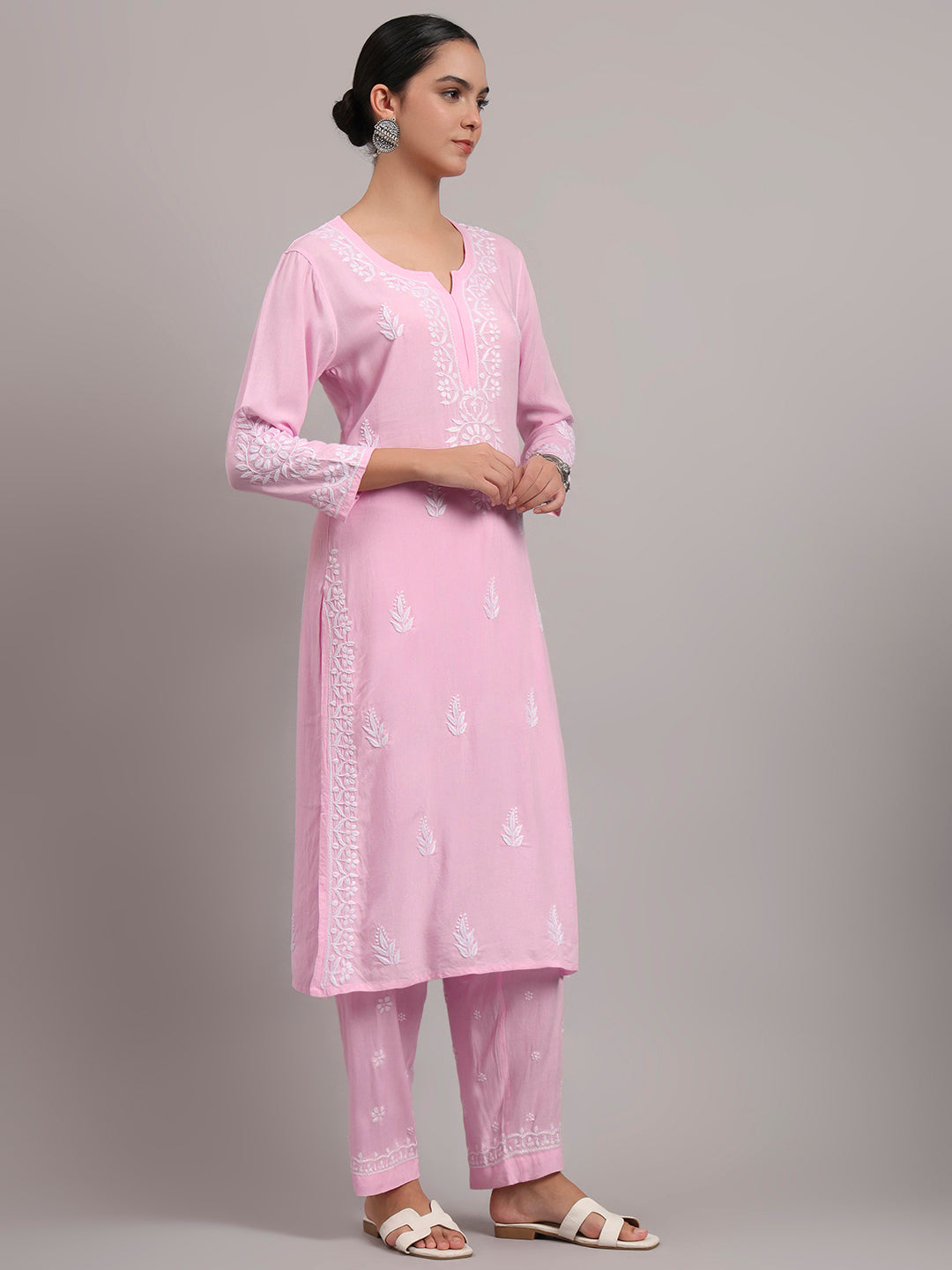 Women Hand Embroidered Chikankari Rayon kurta set PC4076KS