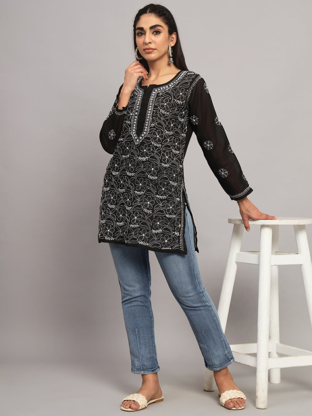 Women Hand Embroidered Chikankari Cotton Kurti PC3591