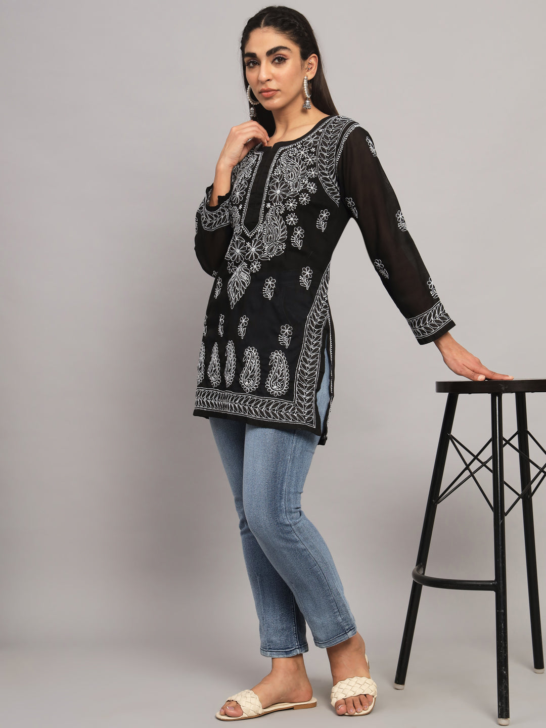 Women Hand Embroidered Chikankari Cotton Kurti PC3595