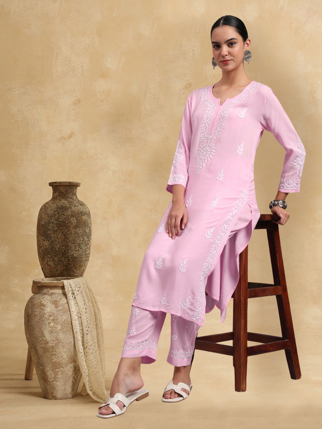 Women Hand Embroidered Chikankari Rayon kurta set PC4076KS