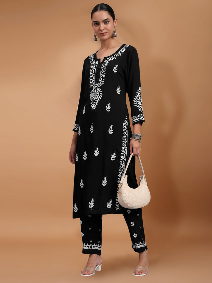 Women Hand Embroidered Chikankari Rayon kurta set PC4076KS
