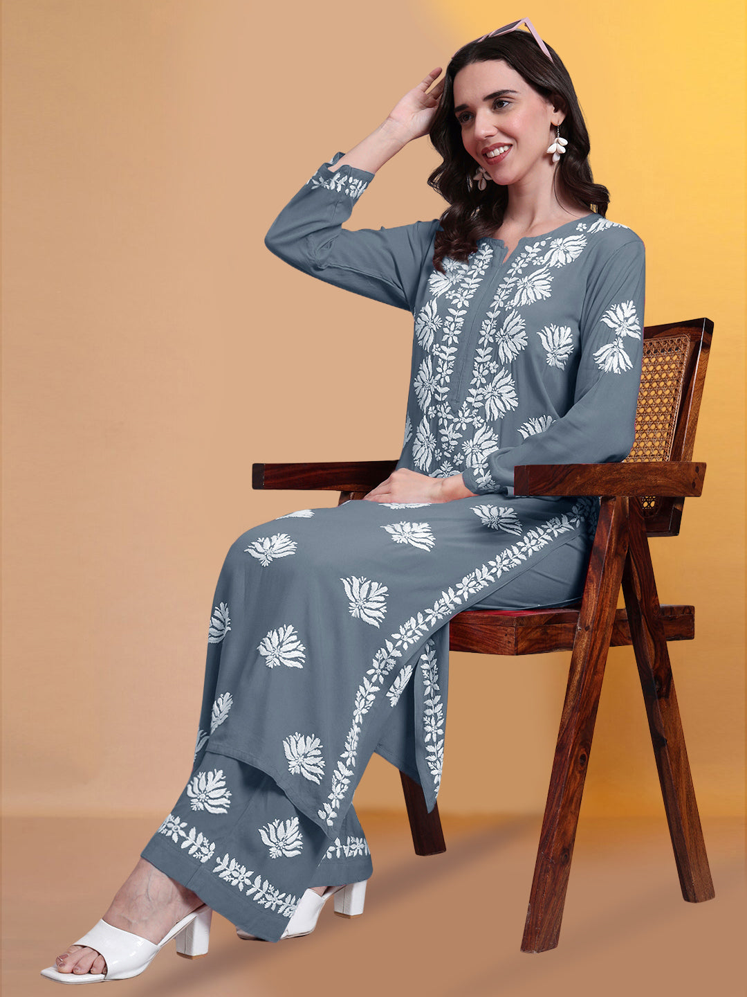 Women Hand Embroidered Chikankari Rayon kurta set PC4084KS