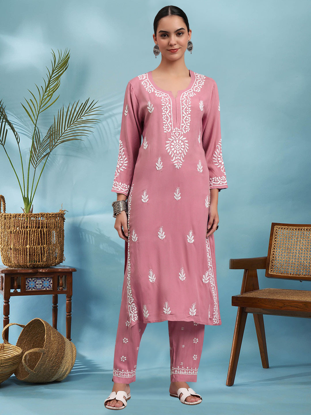 Women Hand Embroidered Chikankari Rayon kurta set PC4076KS