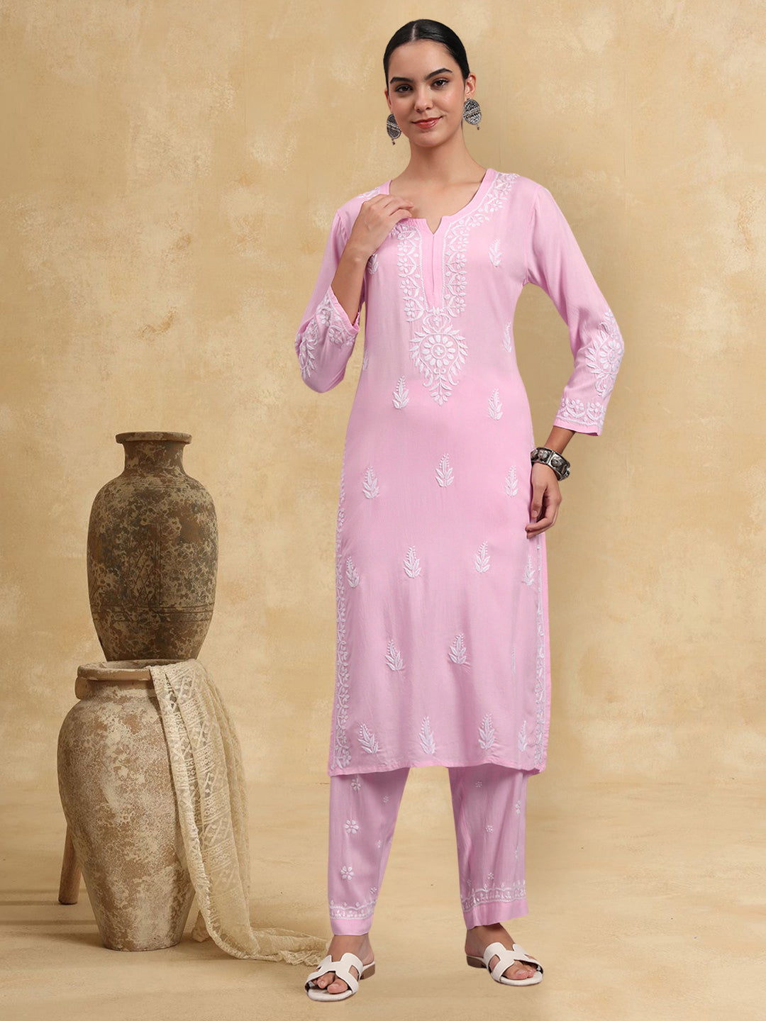 Women Hand Embroidered Chikankari Rayon kurta set PC4076KS