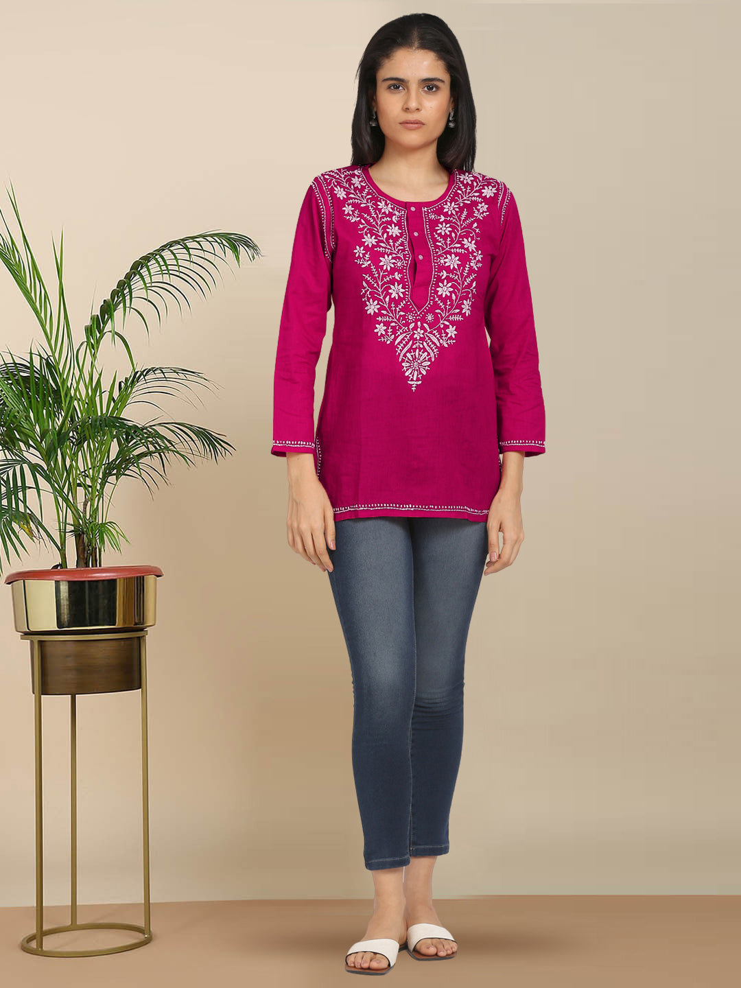 Women Hand Embroidered Chikankari Cotton Kurti SM126S