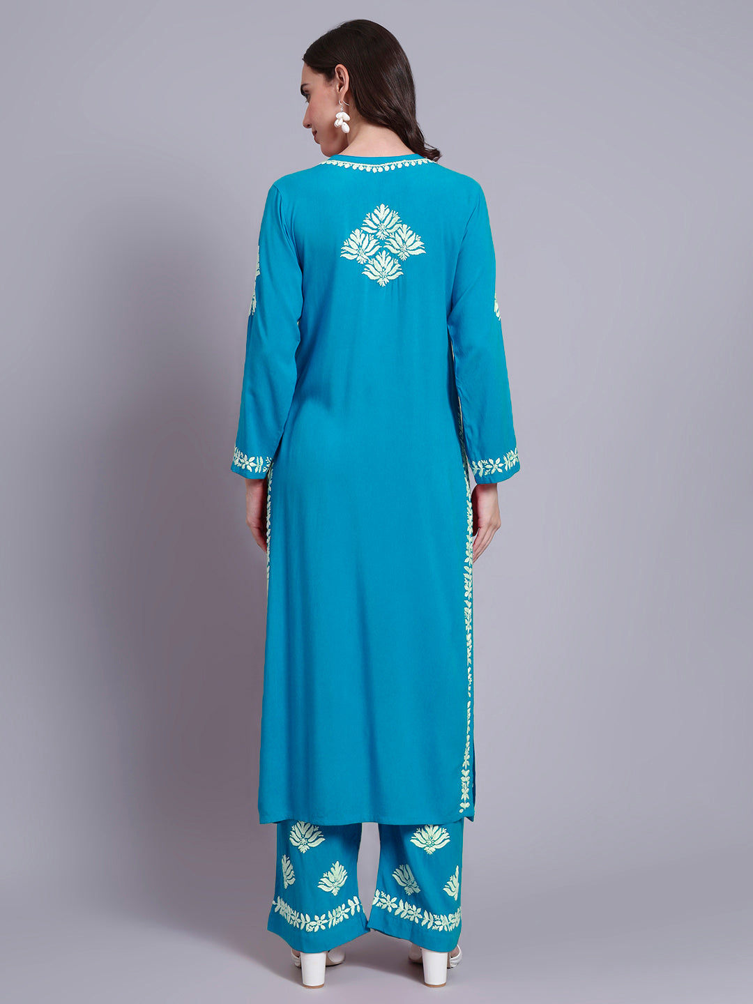 Women Hand Embroidered Chikankari Rayon kurta set PC4084KS