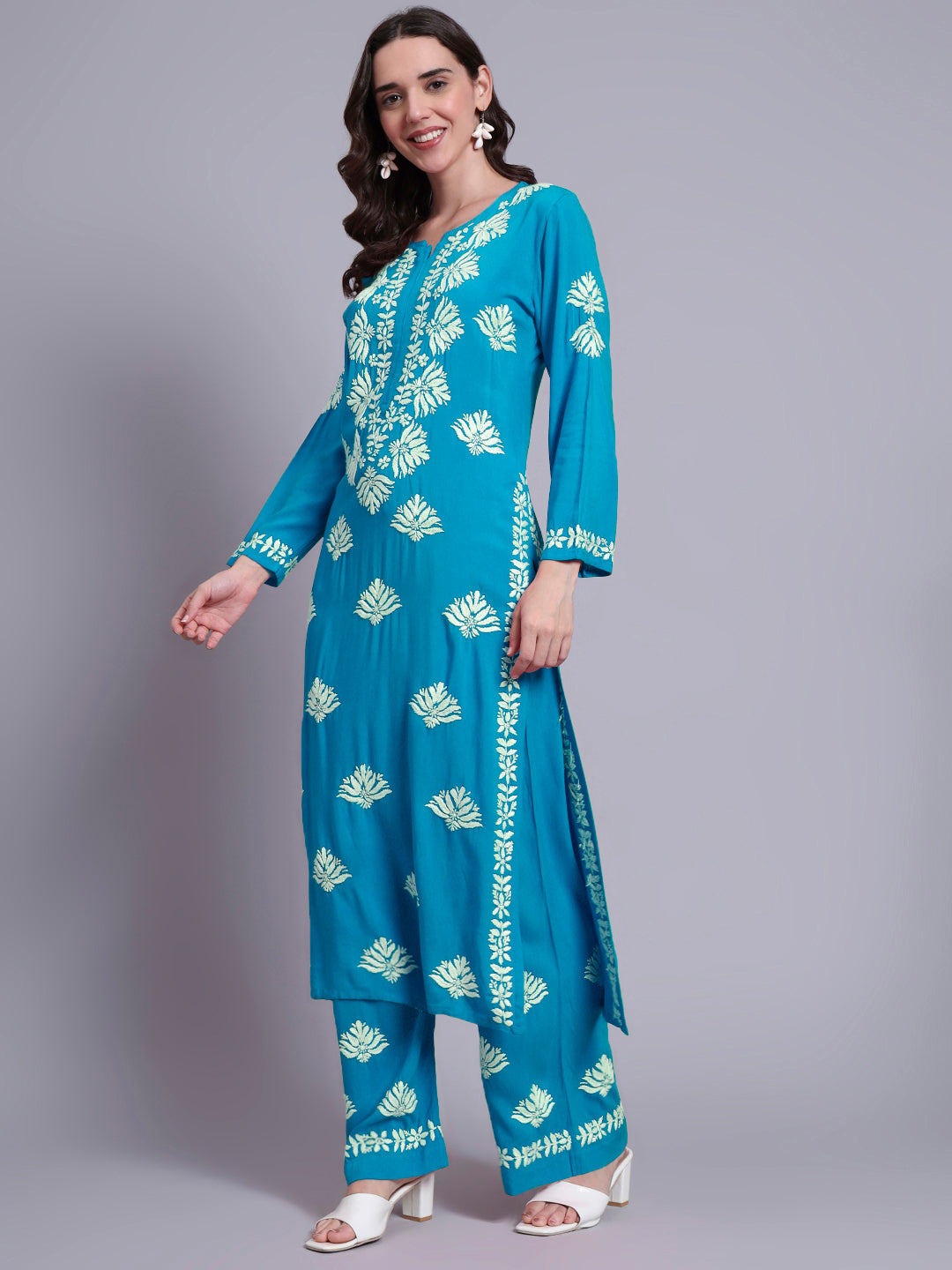 Women Hand Embroidered Chikankari Rayon kurta set PC4084KS