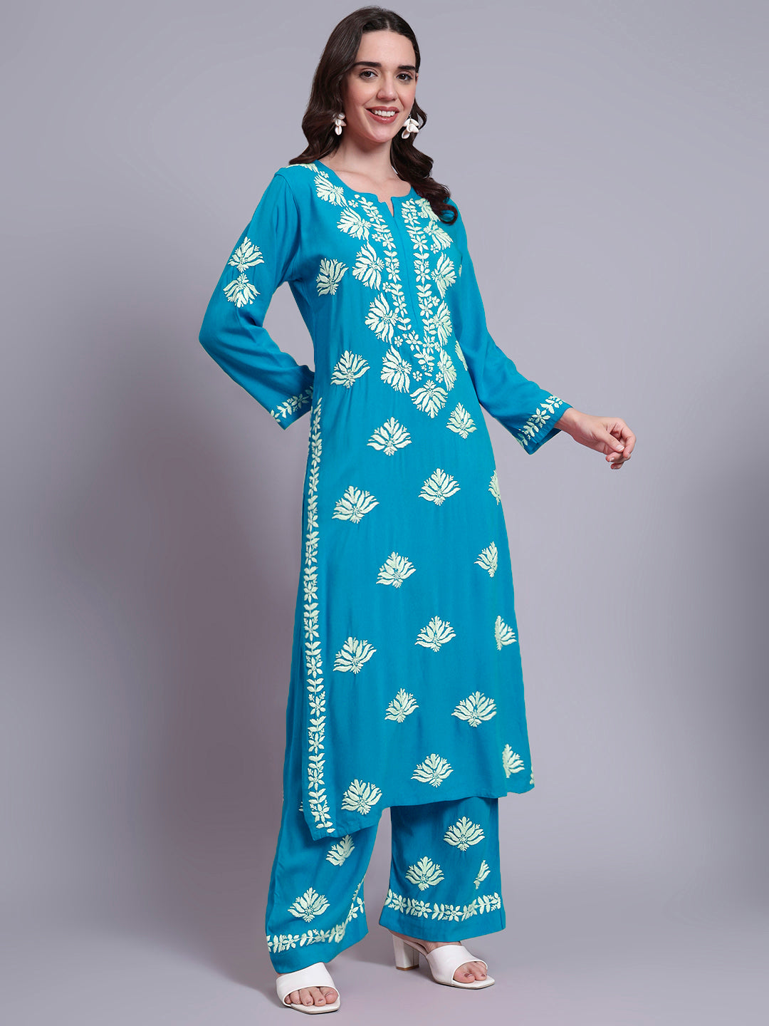 Women Hand Embroidered Chikankari Rayon kurta set PC4084KS