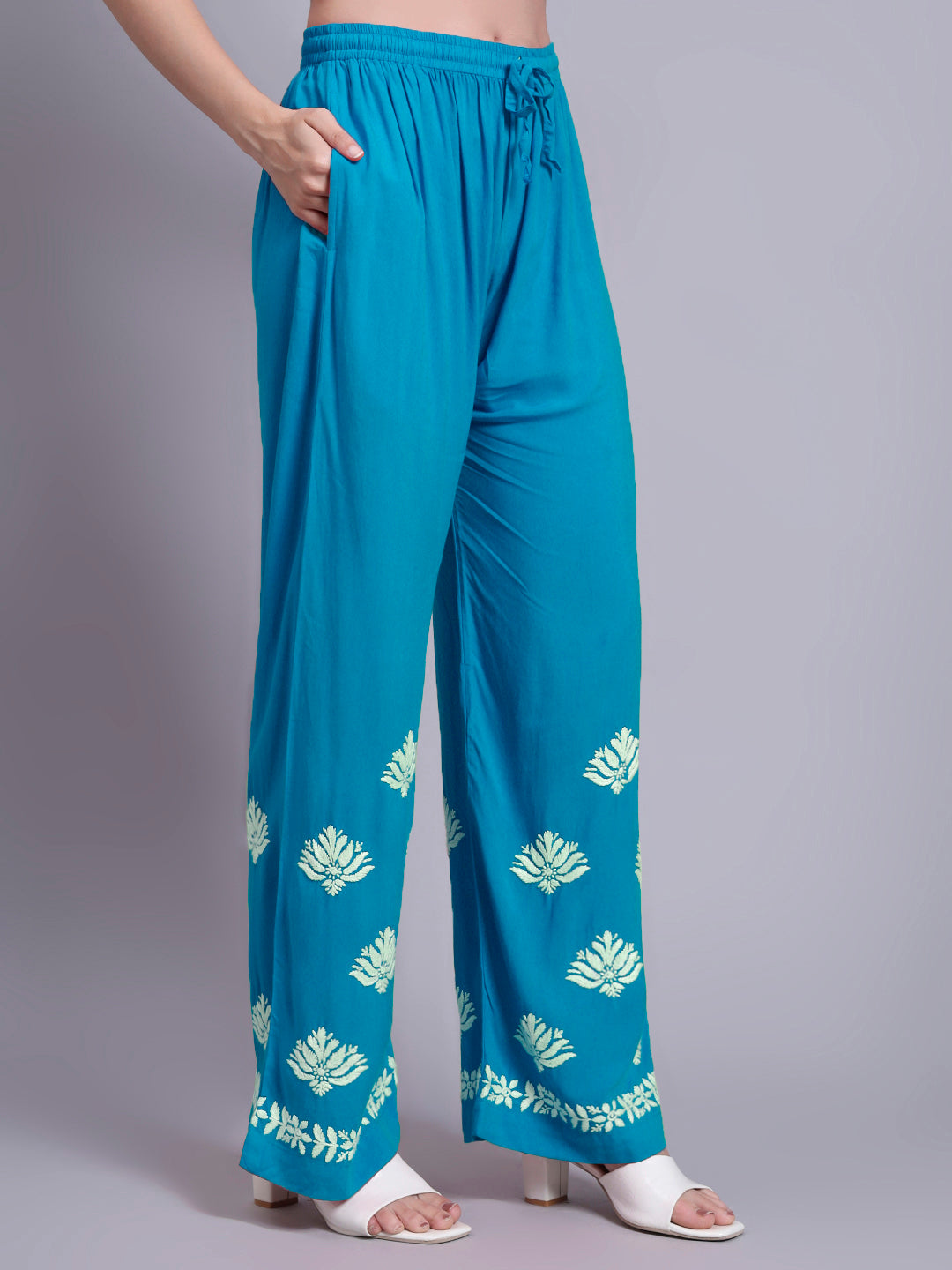 Women Hand Embroidered Chikankari Rayon kurta set PC4084KS