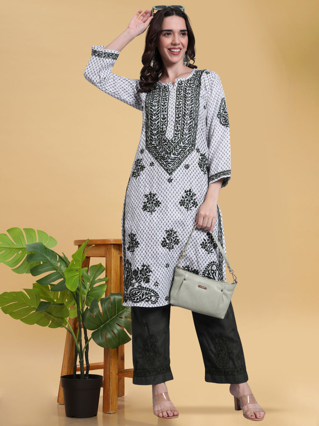Women Hand Embroidered Chikankari Cotton kurta set PC4086KS