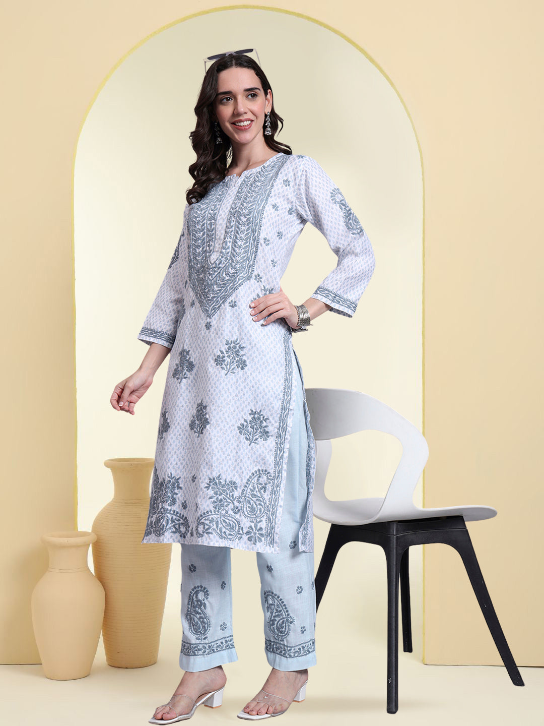 Women Hand Embroidered Chikankari Cotton kurta set PC4086KS
