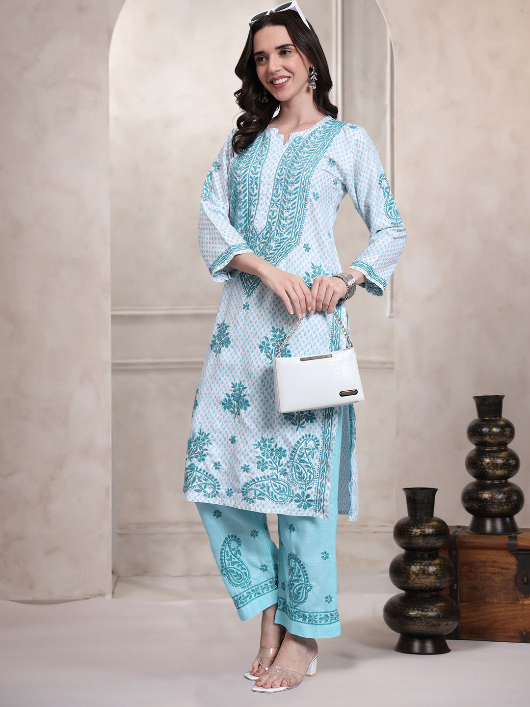 Women Hand Embroidered Chikankari Cotton kurta set PC4086KS
