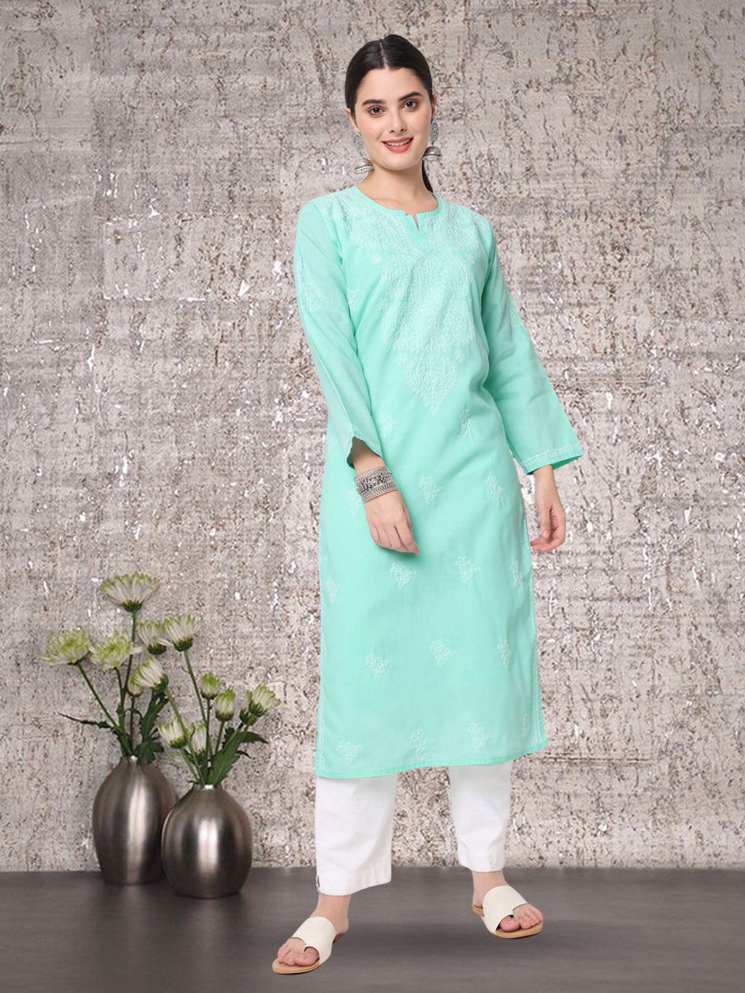 Women Chikankari Embroidered Cotton Chikankari Kurta PC3578