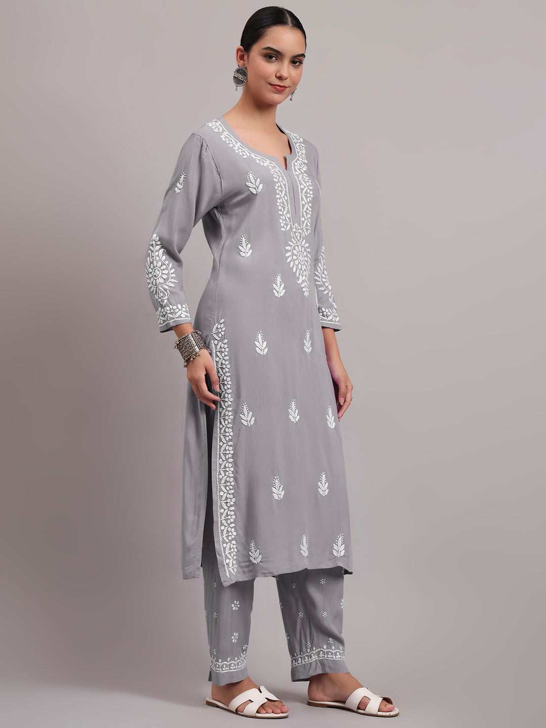 Women Hand Embroidered Chikankari Rayon kurta set PC4076KS