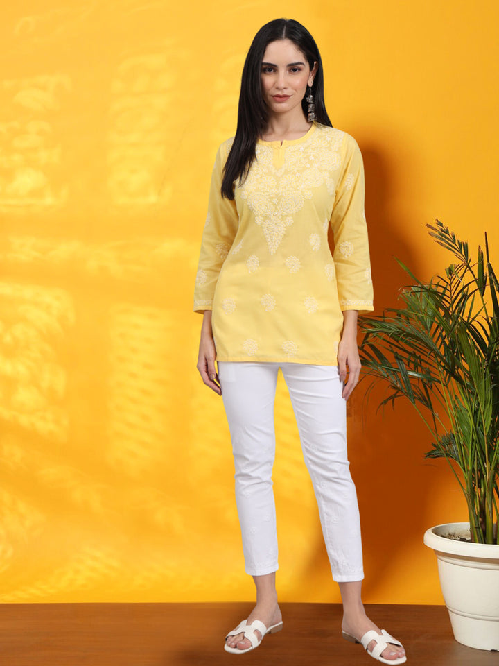 Women Hand Embroidered Lucknowi Chikankari Cotton Ethnic Motifs Kurti PC3998