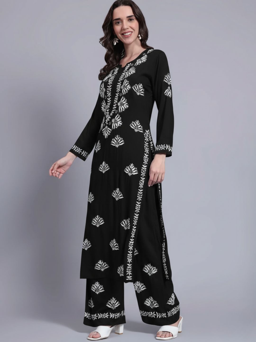 Women Hand Embroidered Chikankari Rayon kurta set PC4084KS