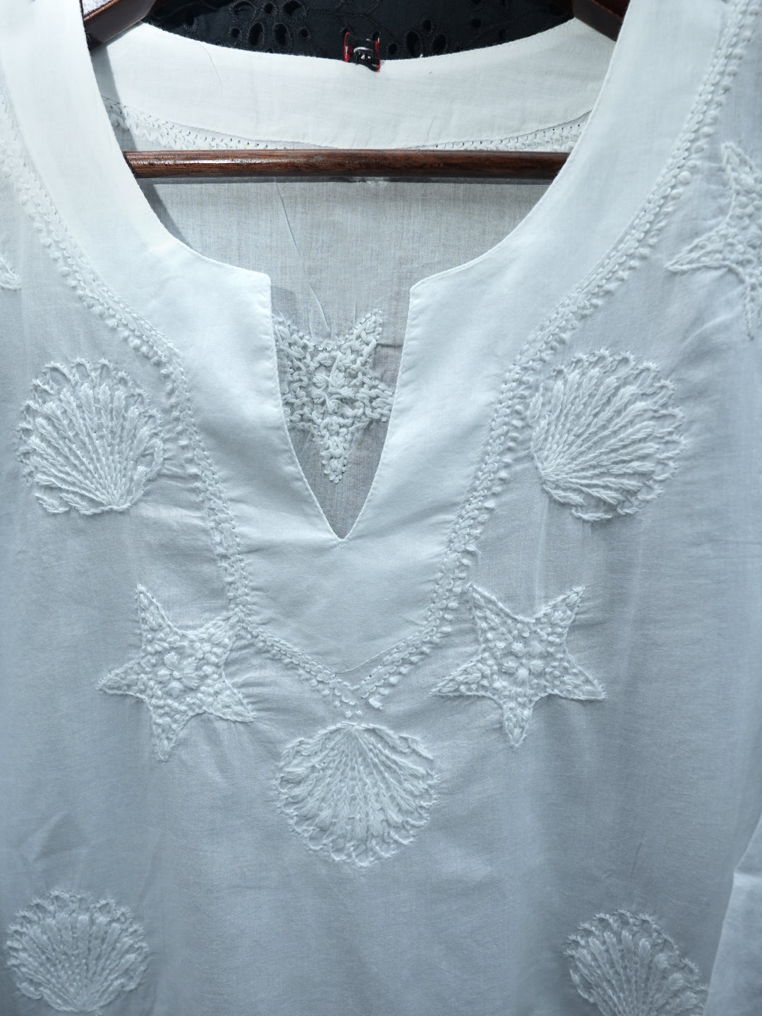 Chikankari Women Hand Embroidered Cotton Tunic PC3977