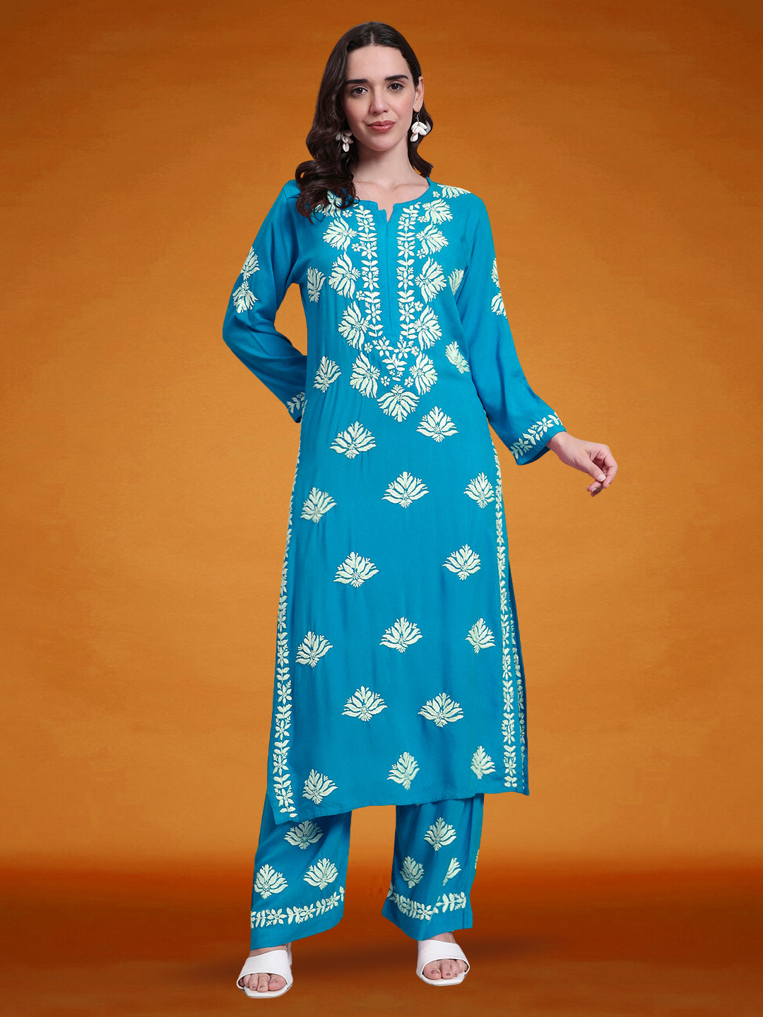 Women Hand Embroidered Chikankari Rayon kurta set PC4084KS
