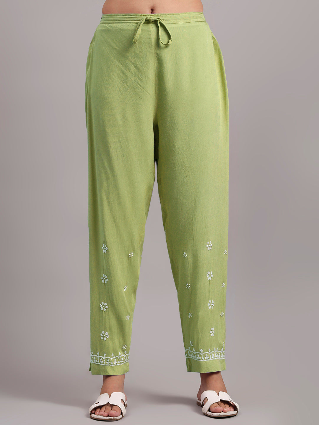 Women Hand Embroidered Chikankari Rayon kurta set PC4076KS