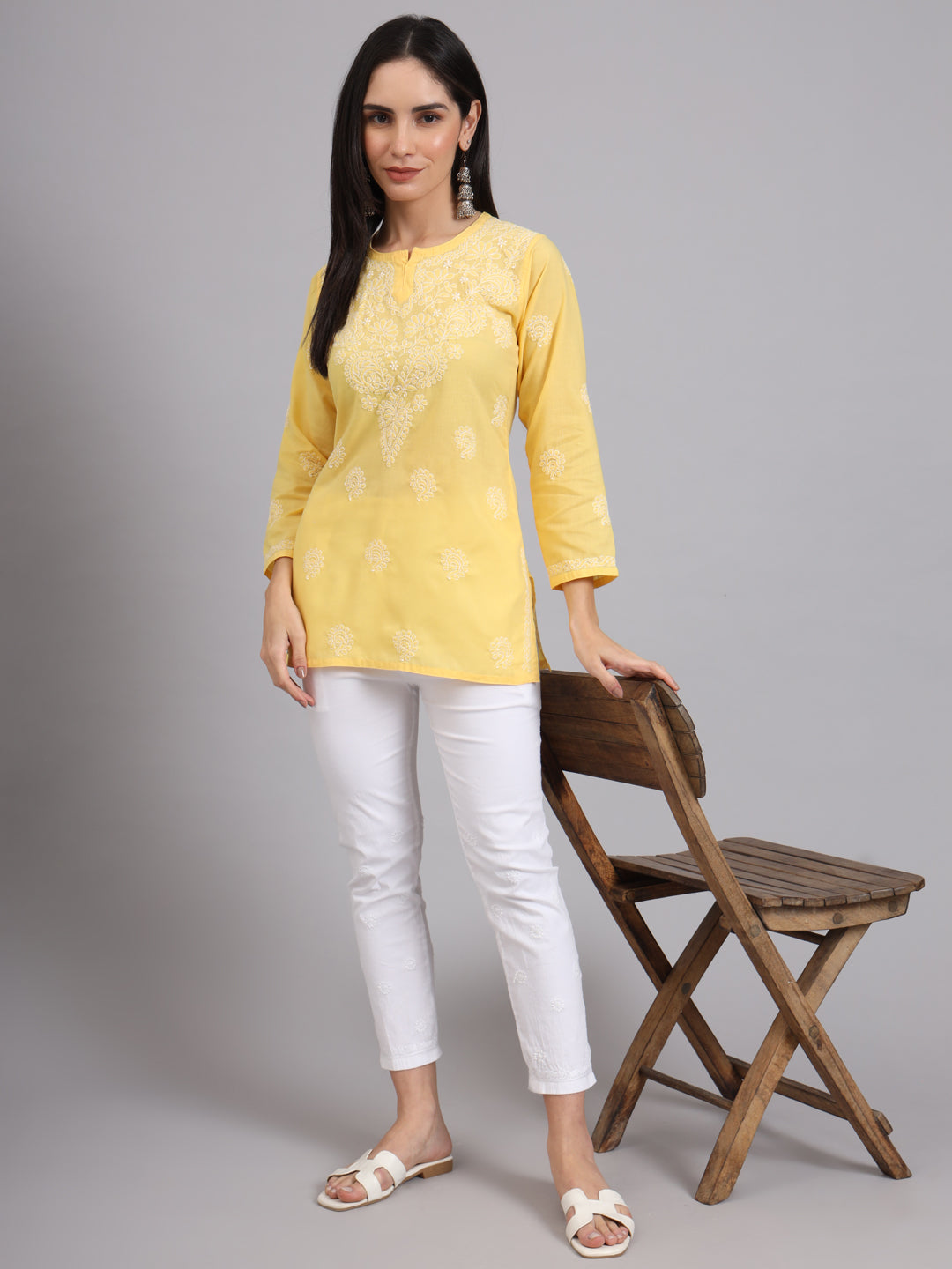 Women Hand Embroidered Lucknowi Chikankari Cotton Ethnic Motifs Kurti PC3998