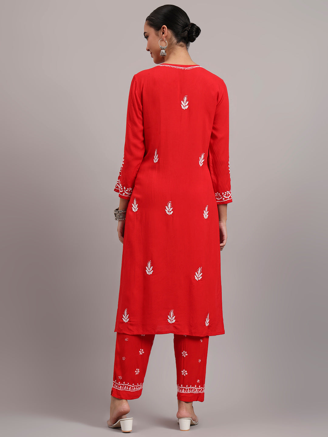 Women Hand Embroidered Chikankari Rayon kurta set PC4076KS