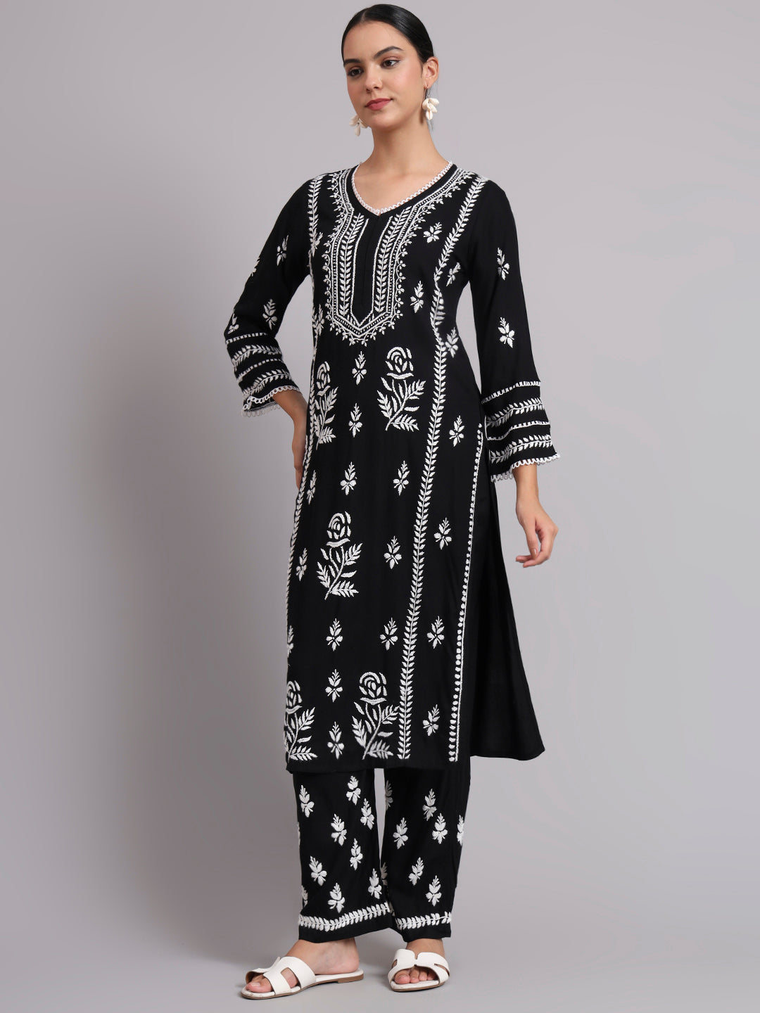 Women Hand Embroidered Chikankari Rayon kurta set PC4078KS
