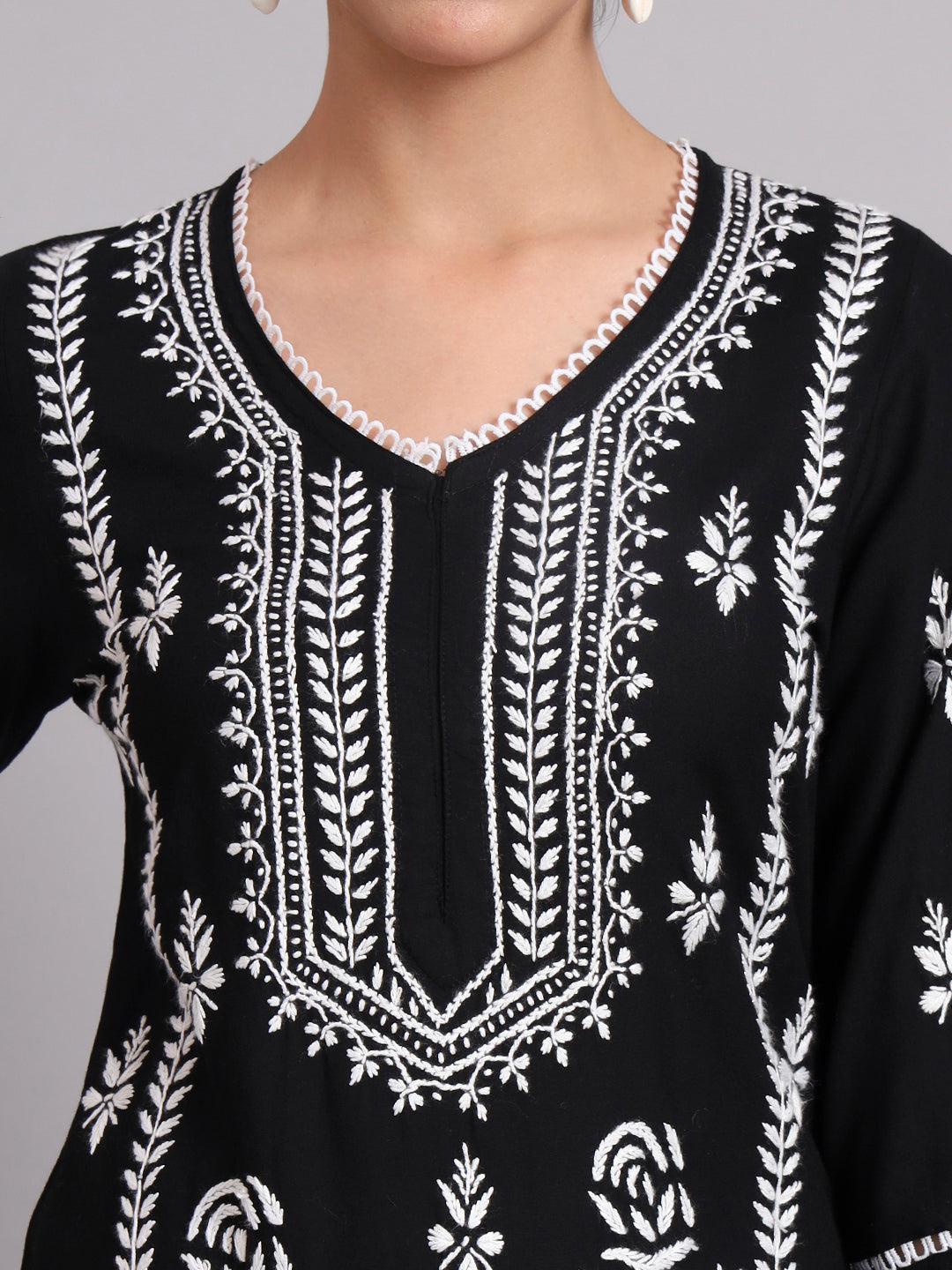 Women Hand Embroidered Chikankari Rayon kurta set PC4078KS