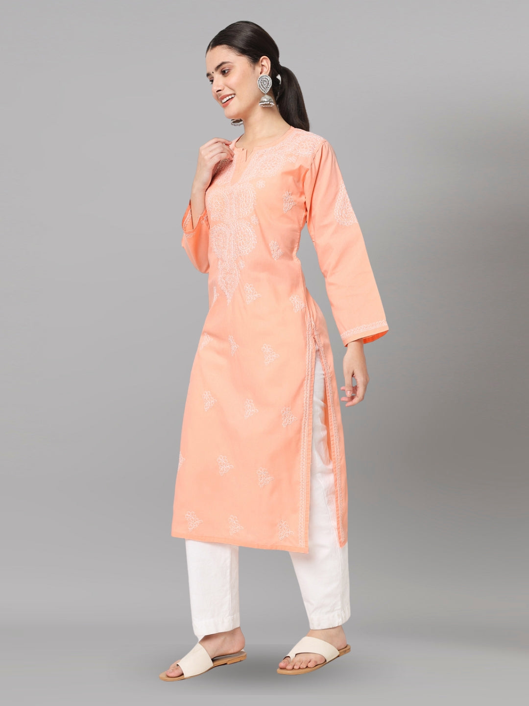 Women Chikankari Embroidered Cotton Chikankari Kurta PC3578