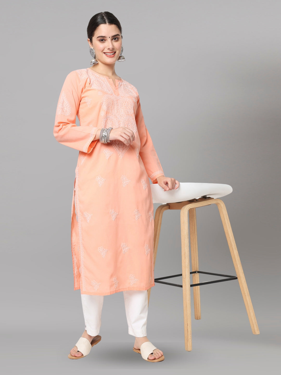 Women Chikankari Embroidered Cotton Chikankari Kurta PC3578