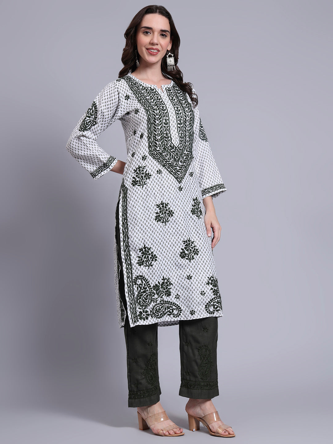 Women Hand Embroidered Chikankari Cotton kurta set PC4086KS