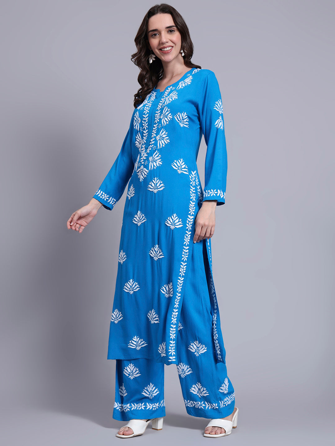 Women Hand Embroidered Chikankari Rayon kurta set PC4084KS