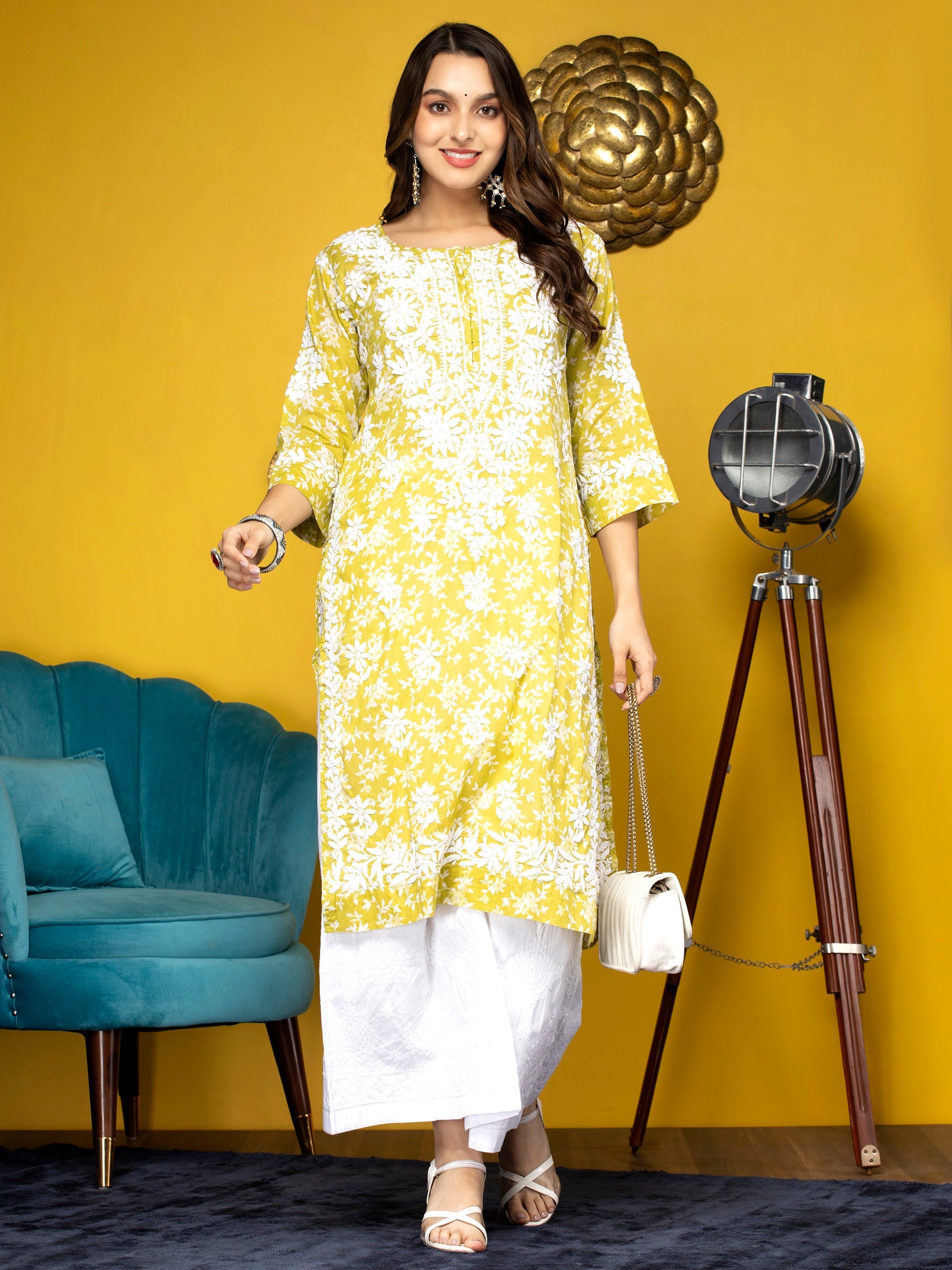 Floral Embroidered Chikankari Kurta– Paramount Chikan